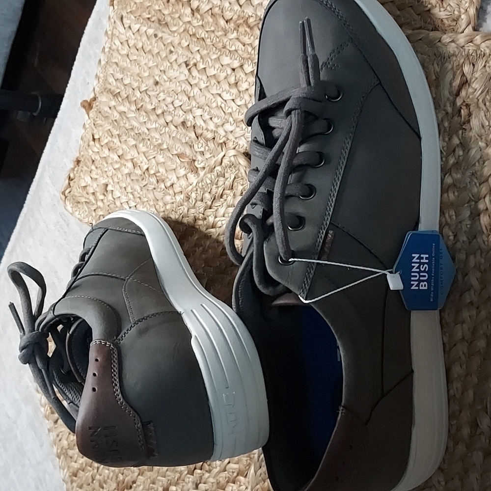 𝅺nunn Bush tennis shoes